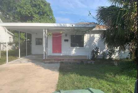 2210 Thrace St Tampa, FL 33605