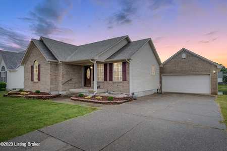 271 Clear Lake Dr Shepherdsville, KY 40165