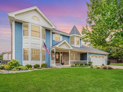 27W206 Winfield Scott Dr Winfield, IL 60190