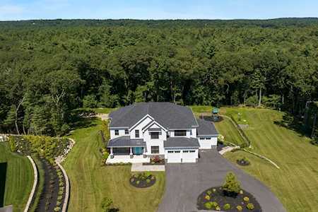 5 Sagamore Pl Lynnfield, MA 01940