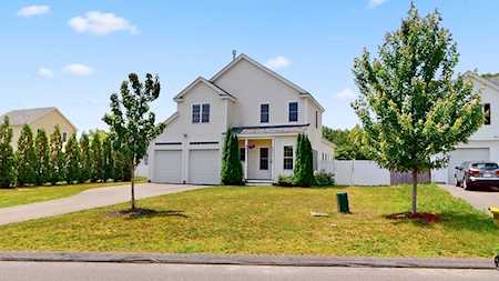 4 Northern Lights Way Bellingham, MA 02019