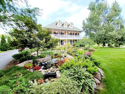 10114 Saddlebred Trl Woodstock, IL 60098