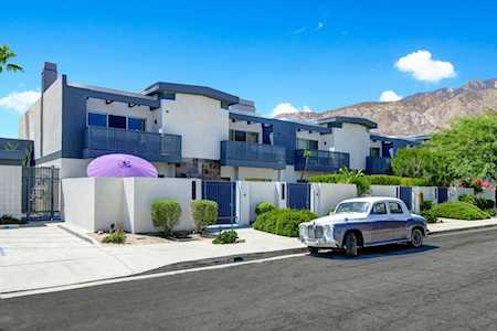 1516 N Via Miraleste Palm Springs, CA 92262