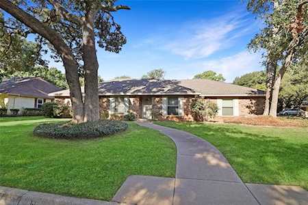 2700 English Chase Court Arlington, TX 76016