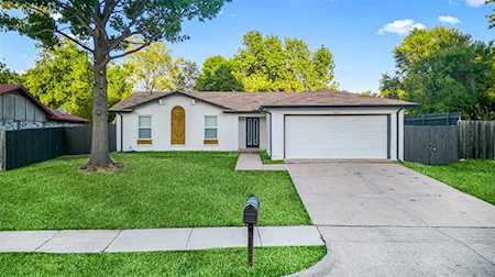 2605 Fallcreek Street Arlington, TX 76014
