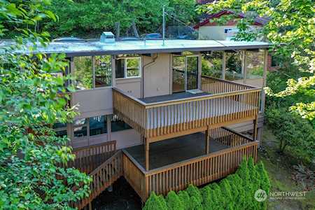3430 76th Ave SE Mercer Island, WA 98040