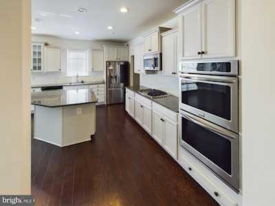 9207 Rice Ave Lanham, MD 20706