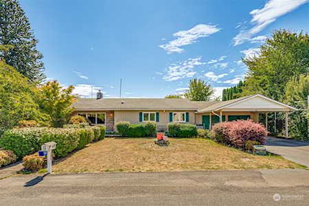 136 Green Acres Way Castle Rock, WA 98611