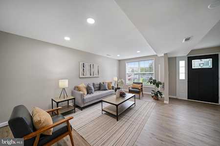 138 Versailles Ct Newark, DE 19702