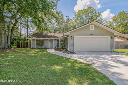 11208 Cloverhill CIR E Jacksonville, FL 32257