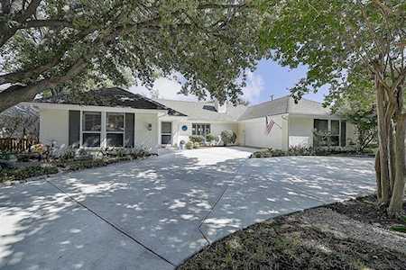 3813 Wooded Creek Drive Farmers Branch, TX 75244