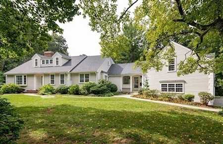 30 Arnold Rd Hingham, MA 02043
