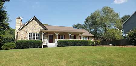 2777 Colony Circle Snellville, GA 30078
