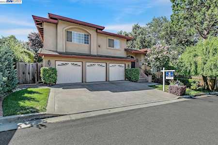 5305 Proctor Ln Castro Valley, CA 94546