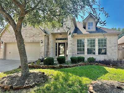 2420 S Venice Dr Pearland, TX 77581