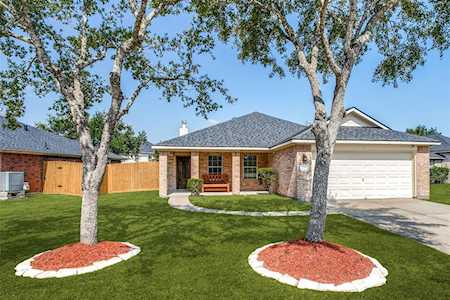 229 Seascape Ln Dickinson, TX 77539