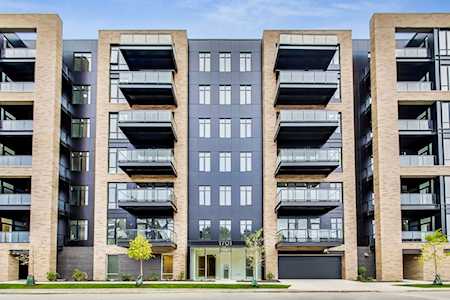 1701 W Webster Ave #210 Chicago, IL 60614