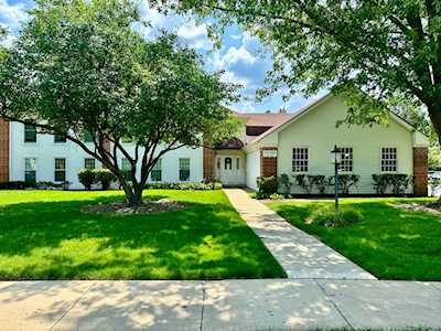 5S565 Paxton Dr #G Naperville, IL 60563