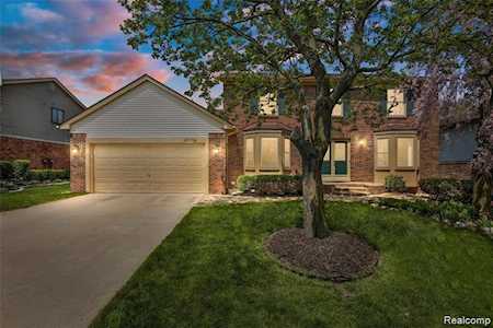 23959 Harvest Dr Novi, MI 48375