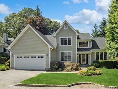 13 Lewiston Ct Briarcliff Manor, NY 10510