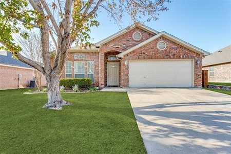 625 Creek Point Drive Saginaw, TX 76179
