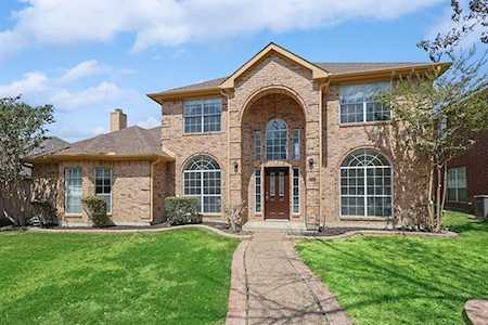 2717 Fallcreek Drive Carrollton, TX 75006