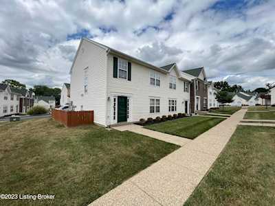 8009 Emerald Green Way Louisville, KY 40291