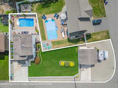 1745 Hillwood Rd Forked River, NJ 08731