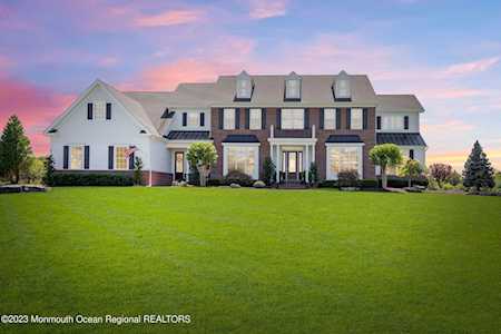 12 Hayfield Ct Holmdel, NJ 07733