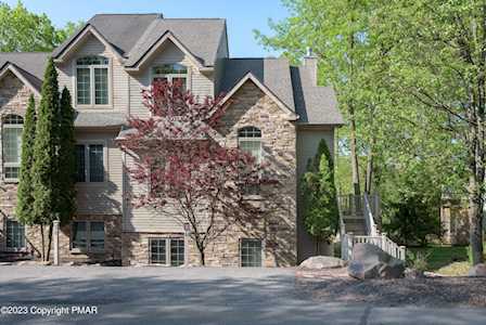 36 Mountainwoods Dr Lake Harmony, PA 18624