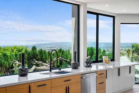 4549 Newport San Diego, CA 92107