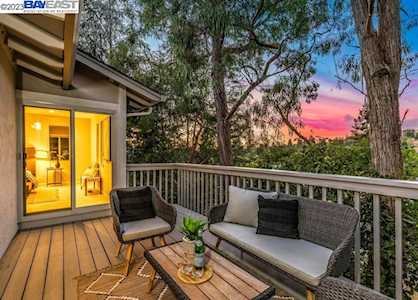 685 Thornhill Rd Danville, CA 94526