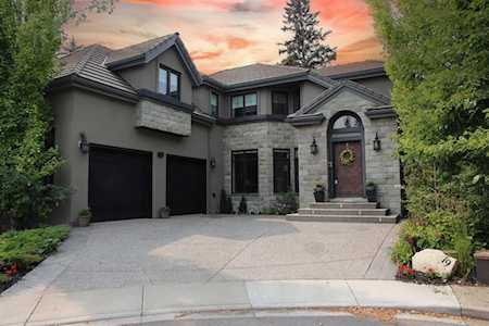 19 Windsor Crescent SW Calgary, AB T2V 1V5