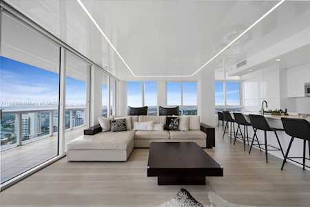 6365 Collins Ave #2407 Miami Beach, FL 33141