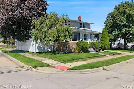 32730 Church St Rockwood, MI 48173