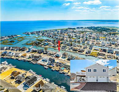 30 Kansas Rd Little Egg Harbor, NJ 08087