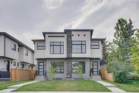 2507 17A St NW Calgary, AB T2M3S7