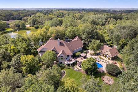 9690 Towering Oaks Curve Credit River Twp, MN 55372