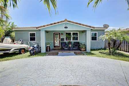 2330 Roosevelt St Hollywood, FL 33020