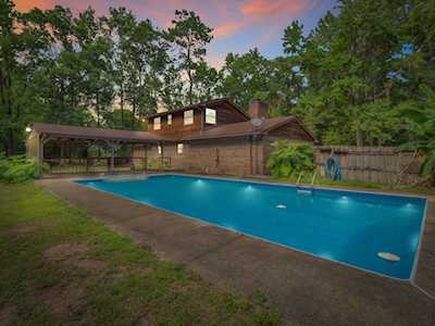 1944 Raymond Tucker Rd Tallahassee, FL 32311