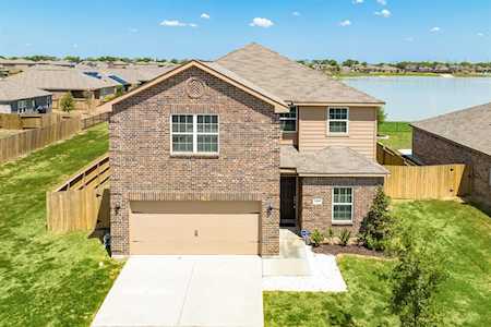 1315 Paradise Found Dr Iowa Colony, TX 77583