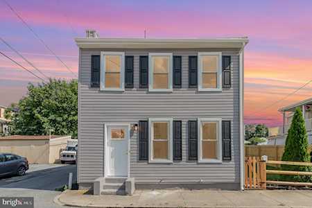 11 W Locust St Mechanicsburg, PA 17055
