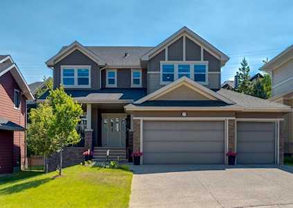 20 Crestridge Heights SW Calgary, AB T3B 0L6