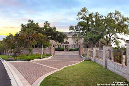 19720 La Sierra Blvd San Antonio, TX 78256