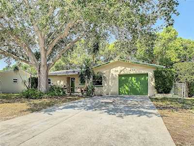 423 David Ct Palm Harbor, FL 34684