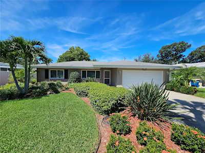 404 Graham Dr Clearwater, FL 33765