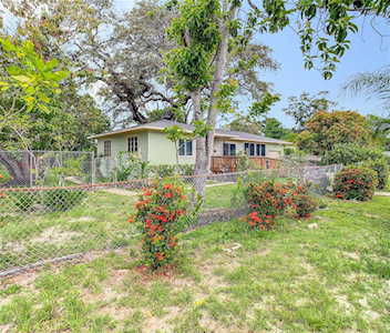 1555 37th St S St. Petersburg, FL 33711