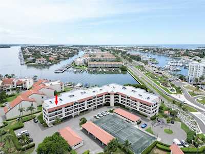 106 1st St E #301 Tierra Verde, FL 33715