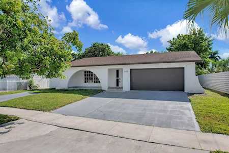 16331 SW 109th Ave Miami, FL 33157