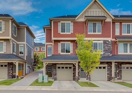 67 Kinlea Way NW Calgary, AB T3R 0S2